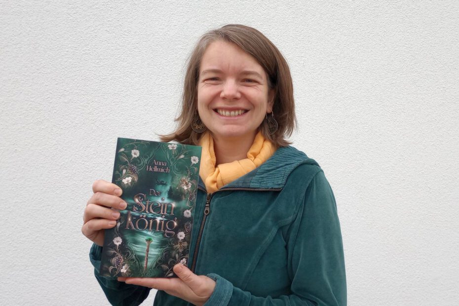 Ana Hellmich mit ihrem Fantasyroman "Der Steinkönig"